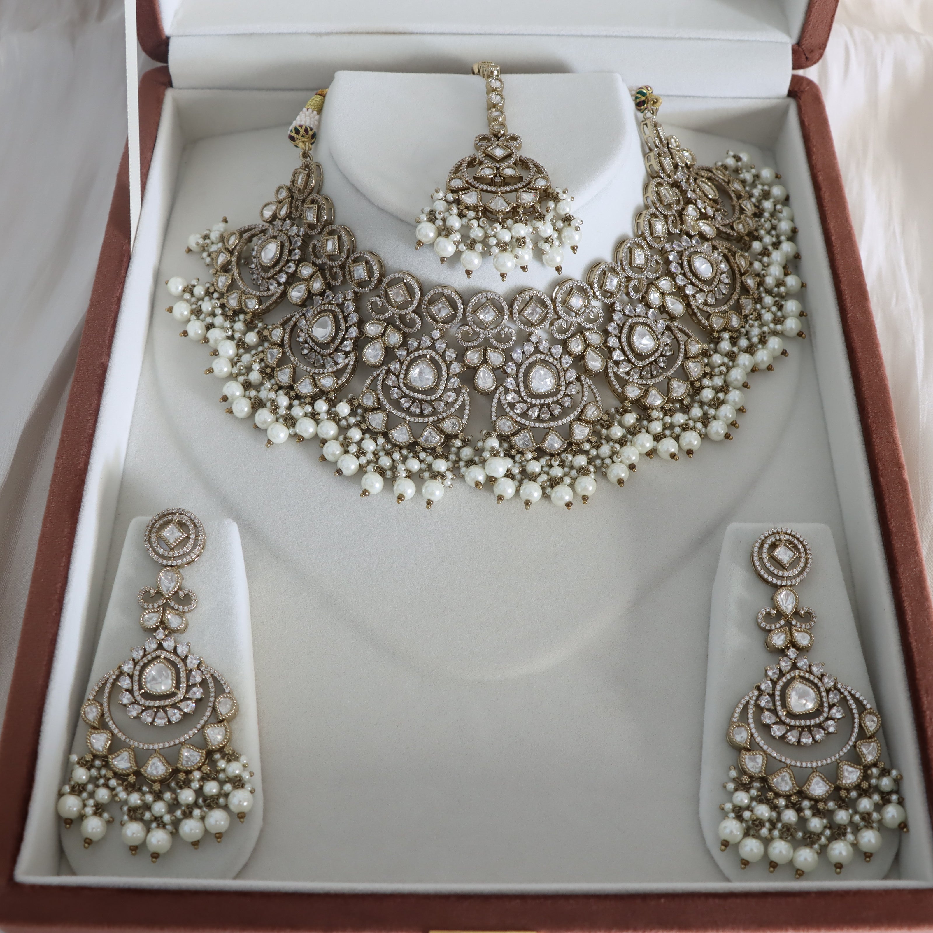 Aasha Necklace Set - Luxury Range