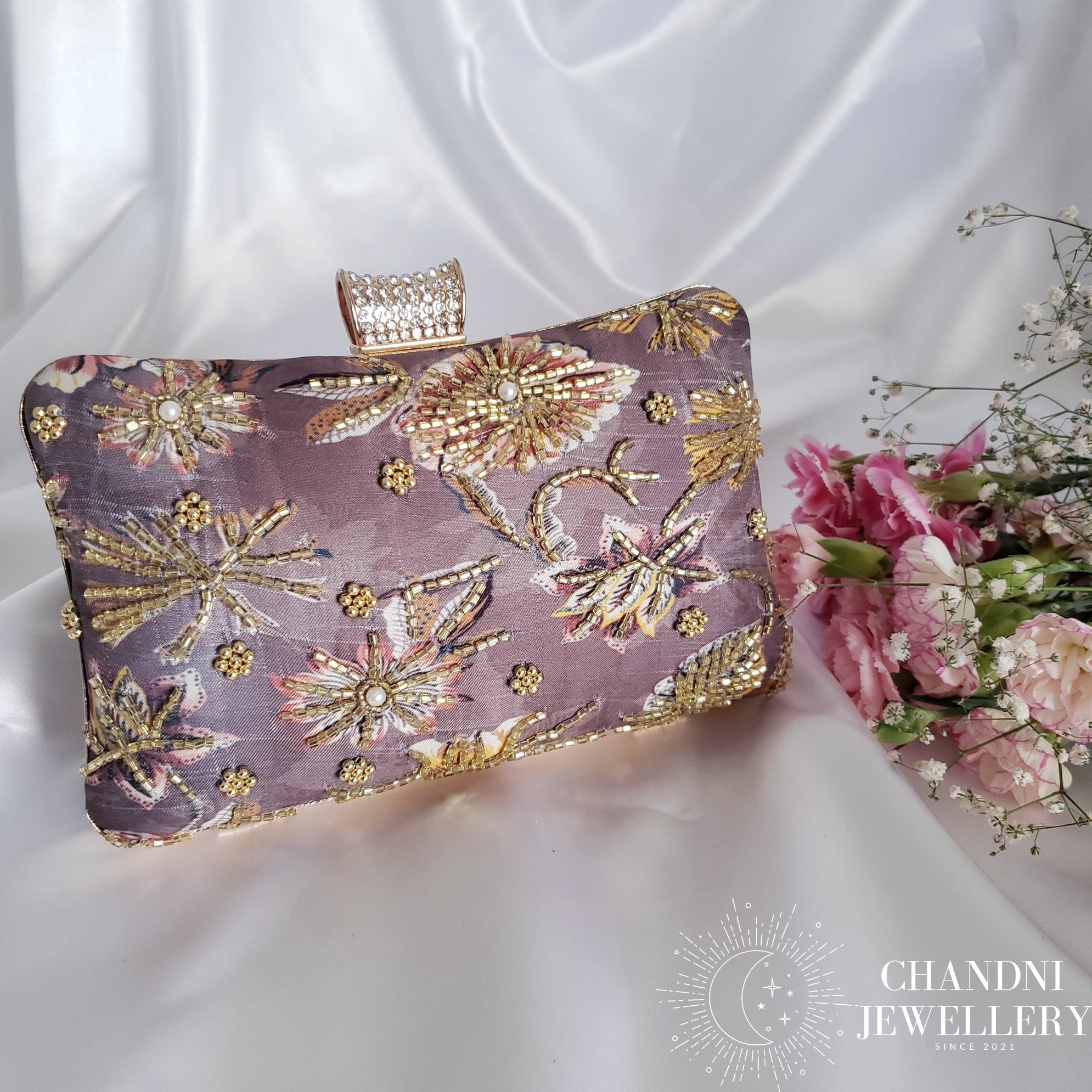 Amiti Clutch