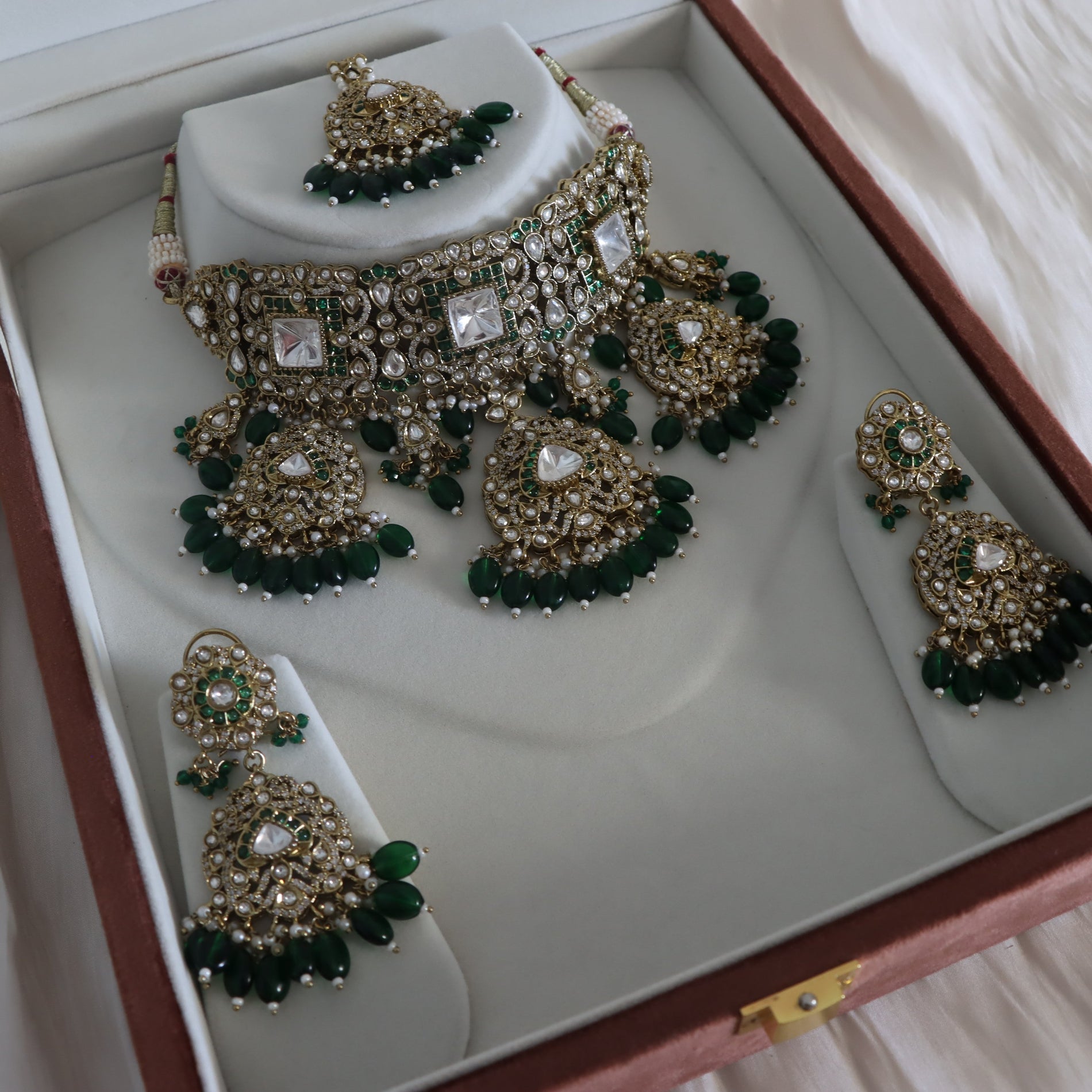 Jewelry set with necklace and earrings in a box
