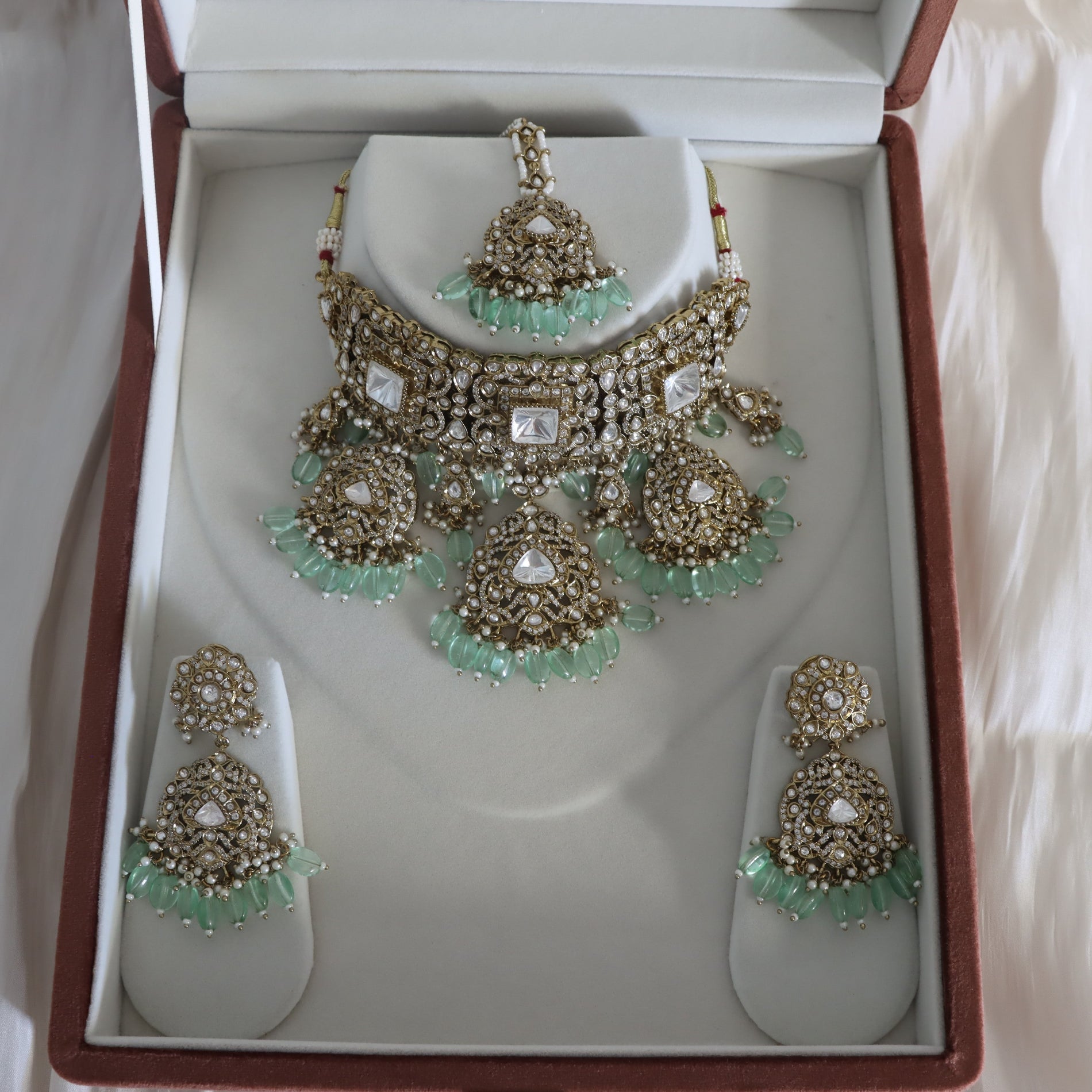 Jewelry set with necklace and earrings in a box
