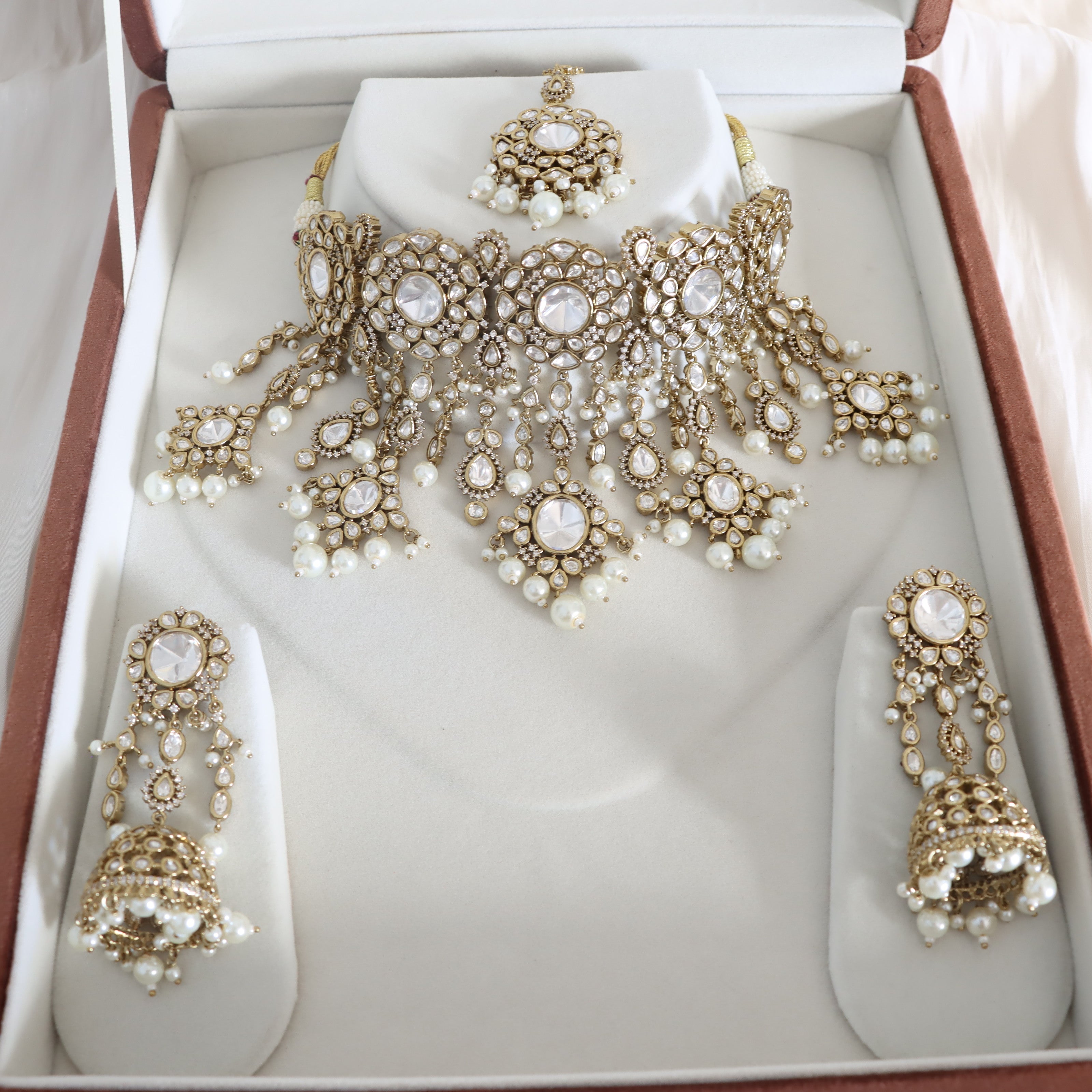 Geeti Necklace Set - Luxury Range