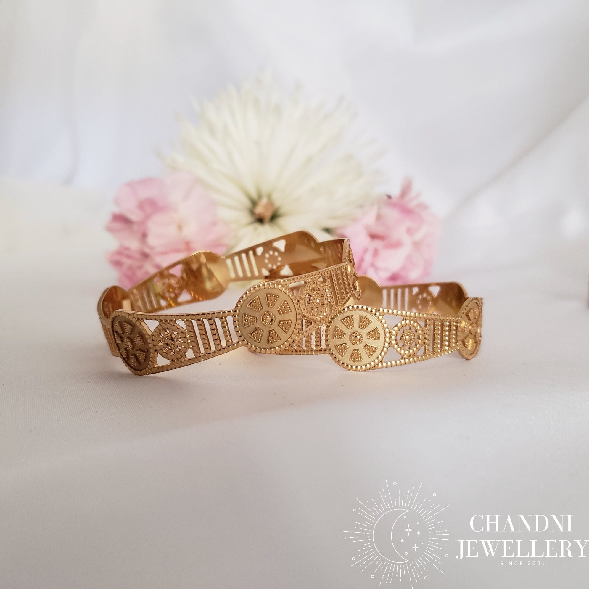 Hiral Bangles