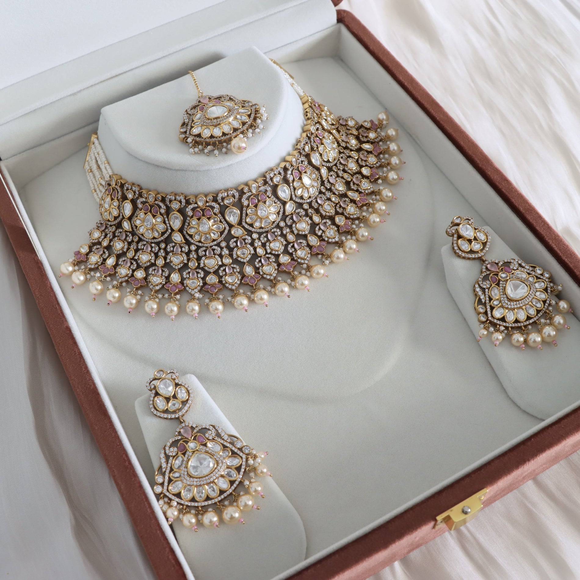 Jewelry set with necklace and earrings in a box
