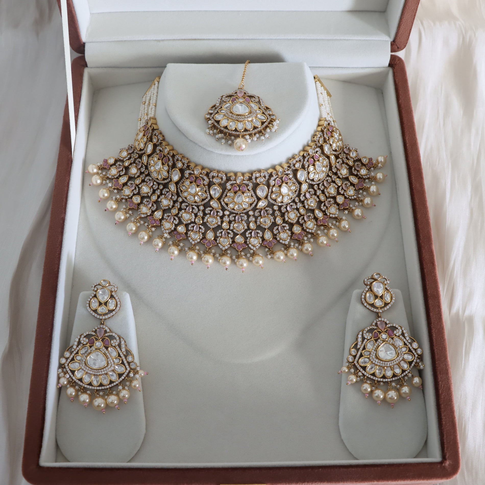 Jewelry set with necklace and earrings in a box