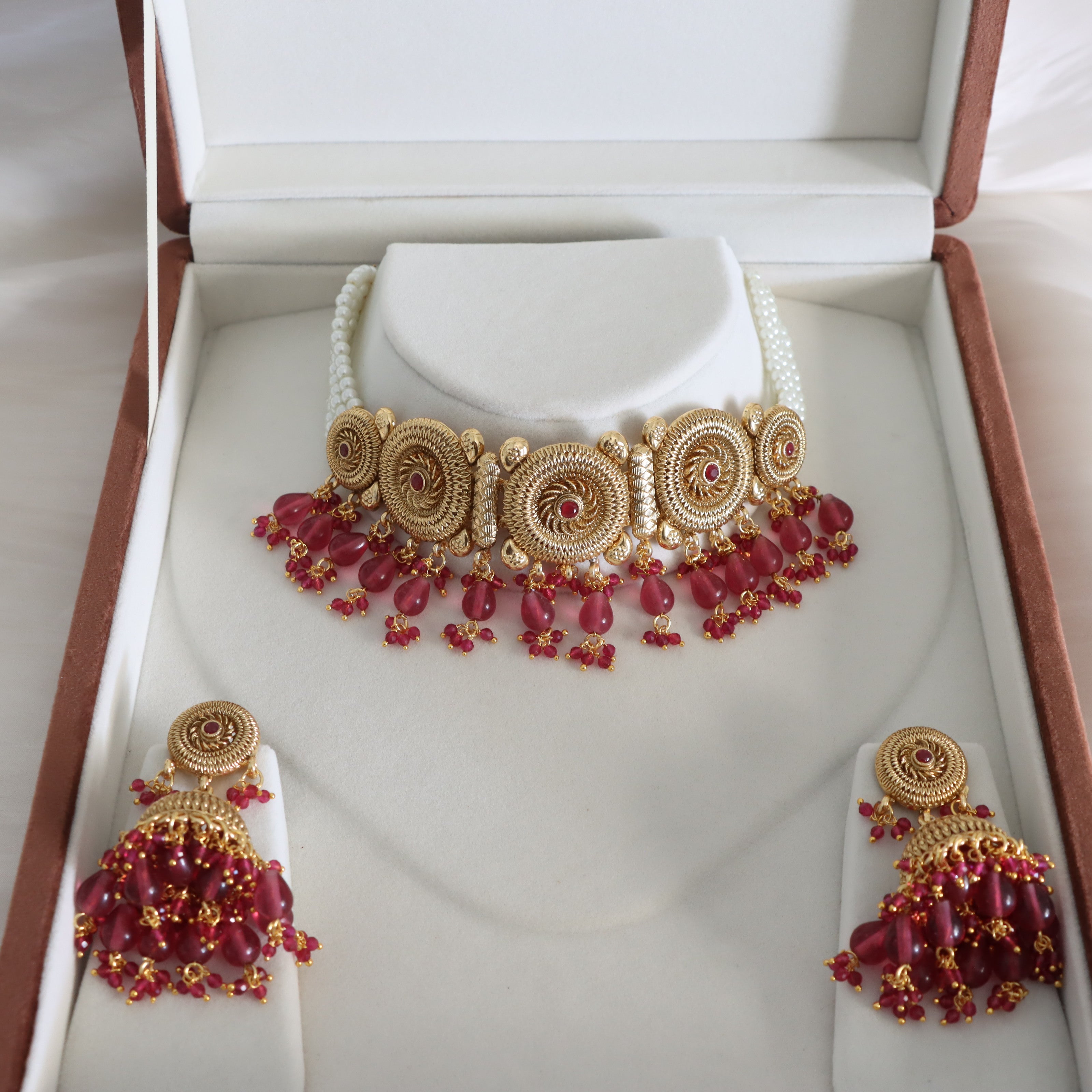 Mena Necklace Set