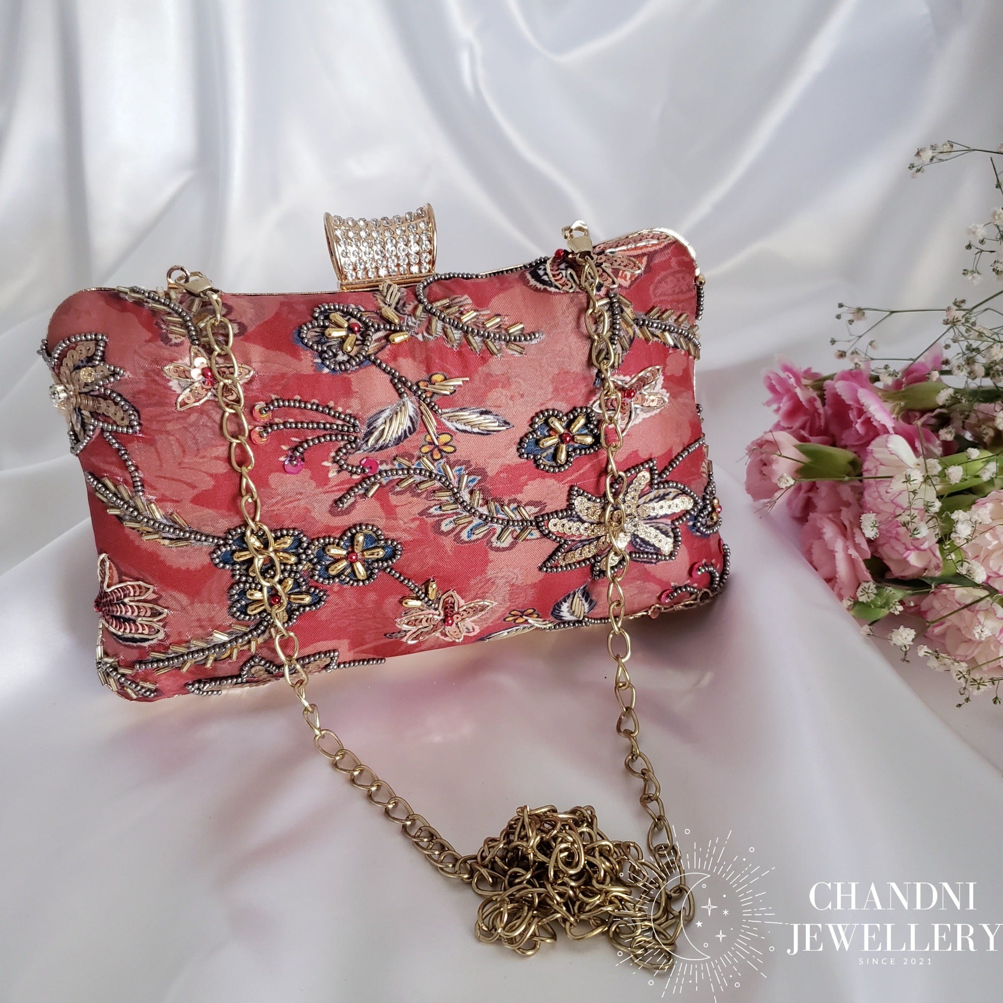 Rasna Clutch