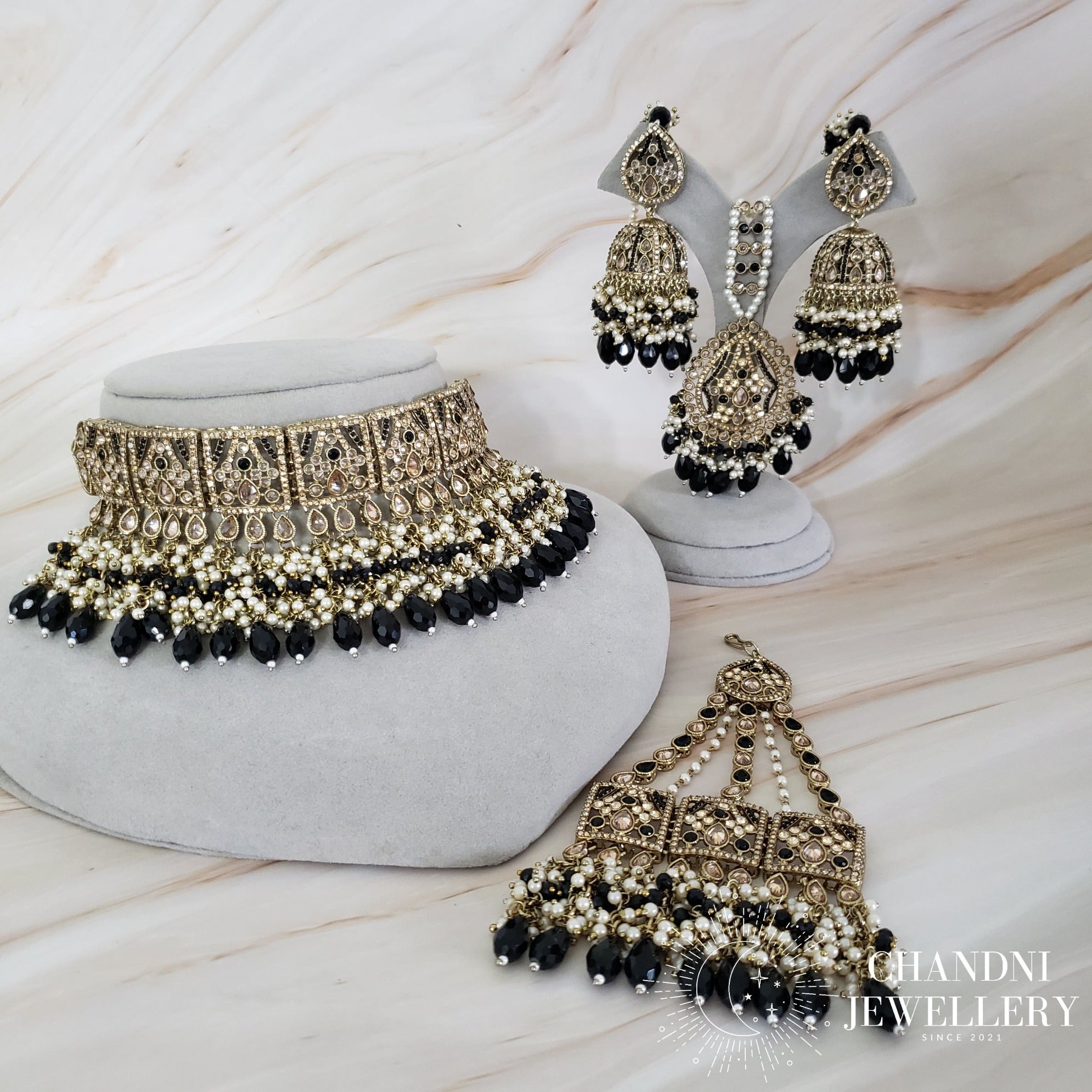 Sohalia Black Necklace Set
