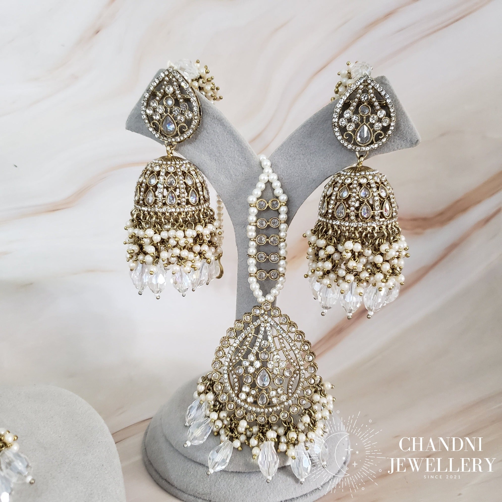 Sohalia White Necklace Set