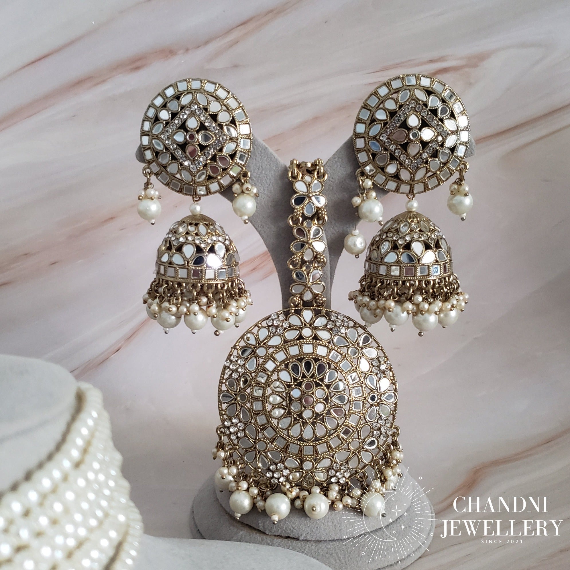 Taral Necklace Set