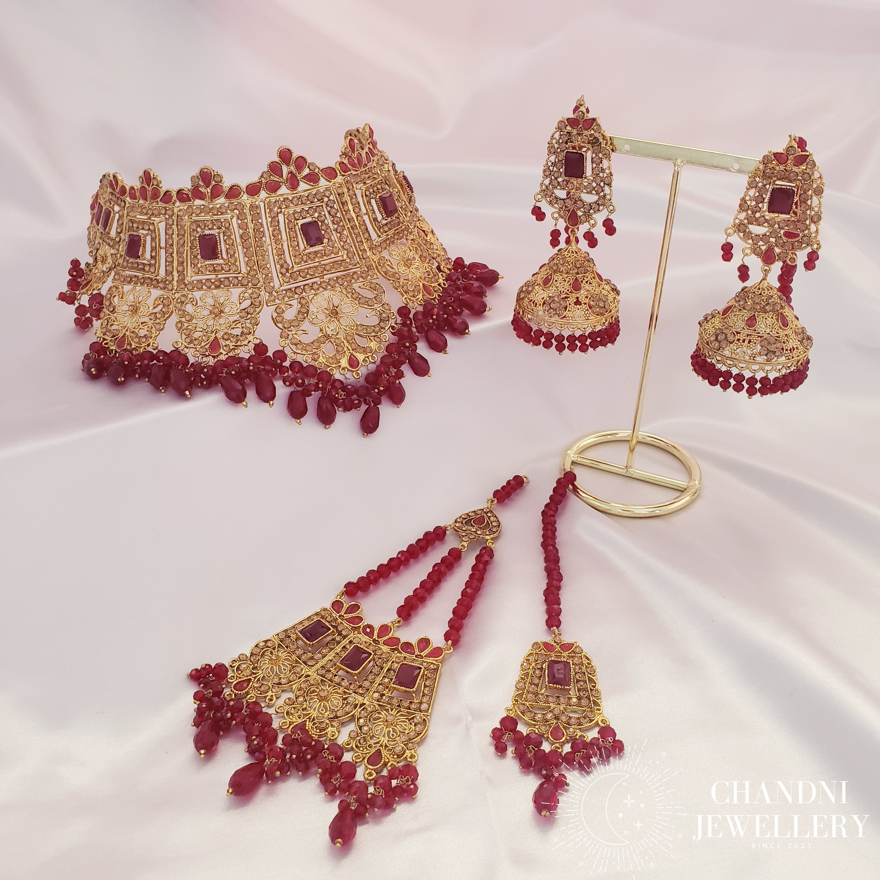 Aanchal Necklace Set with Passa
