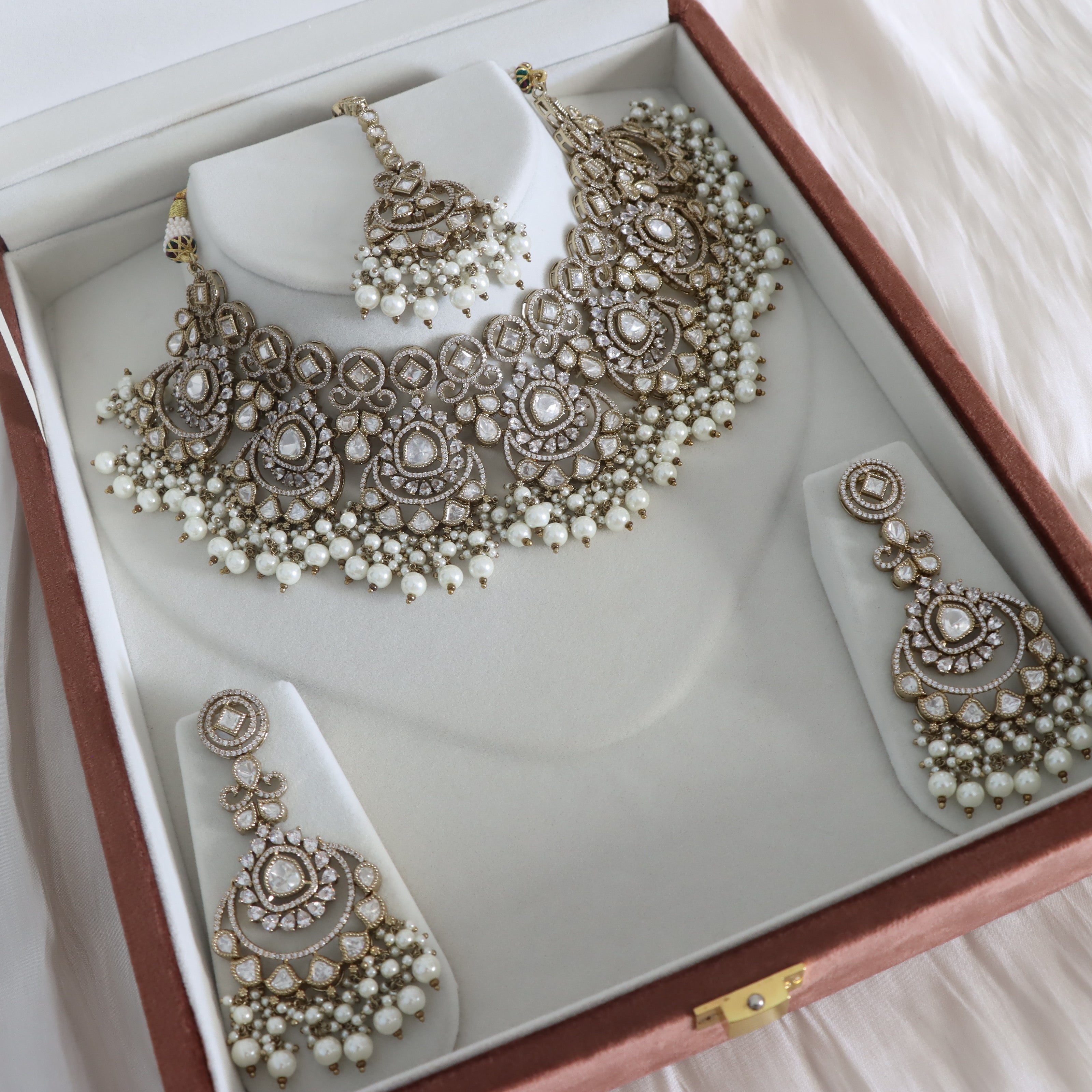 Aasha Necklace Set - Luxury Range