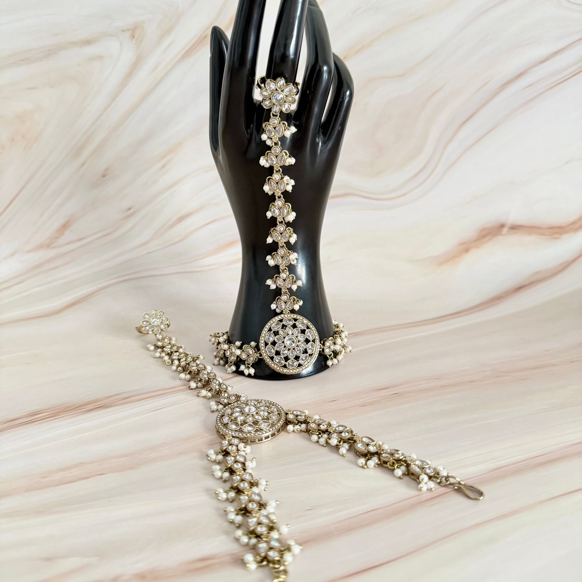 Amini Hand Accessory