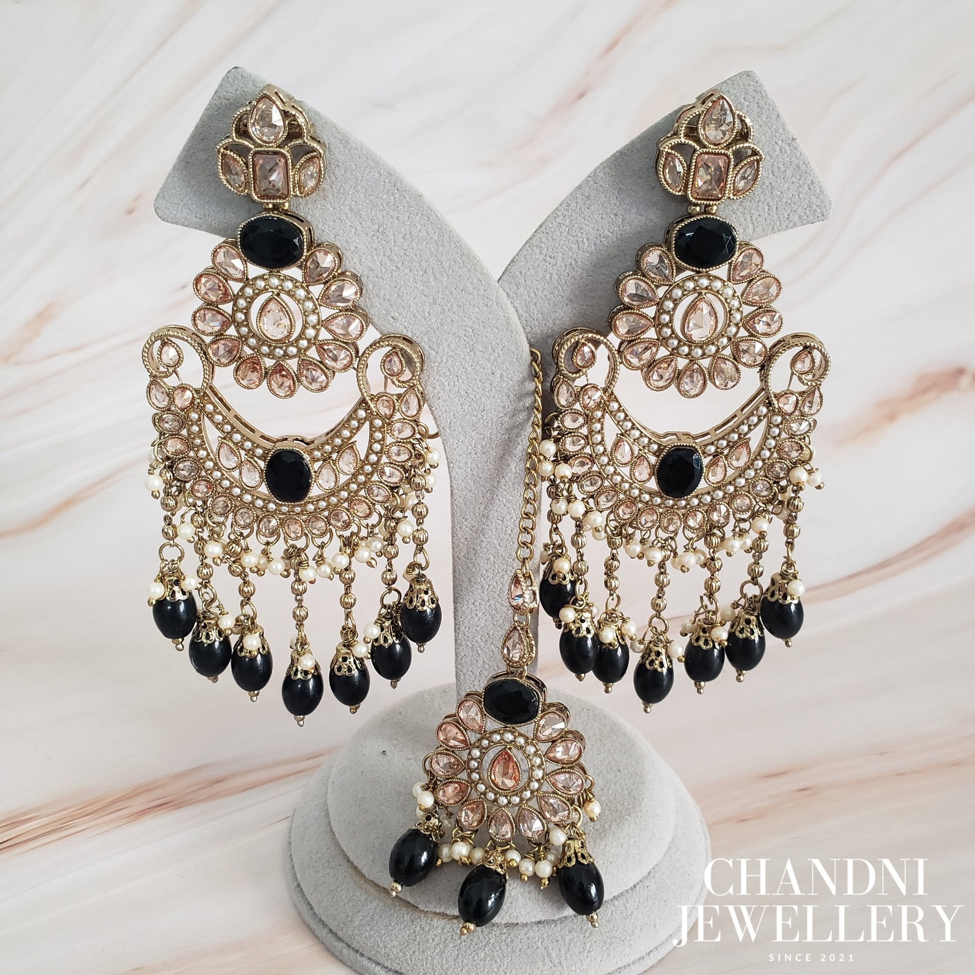 Archita Earring with Tikka