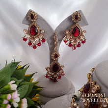 Load image into Gallery viewer, Chandramukhi Necklace Set - Red
