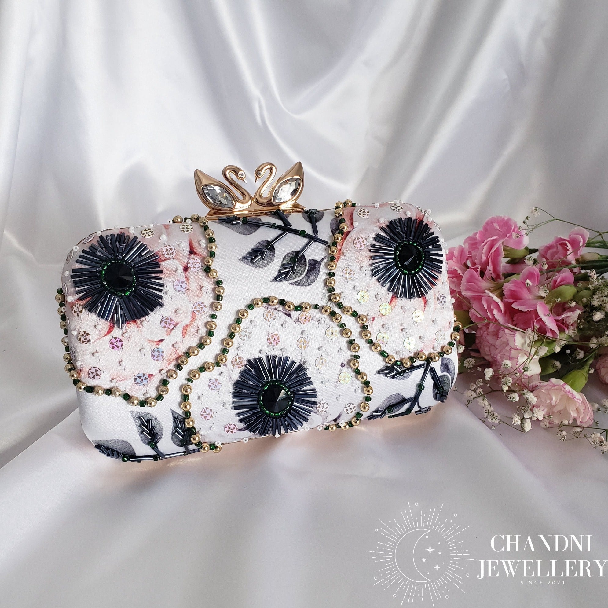 Hadia Clutch