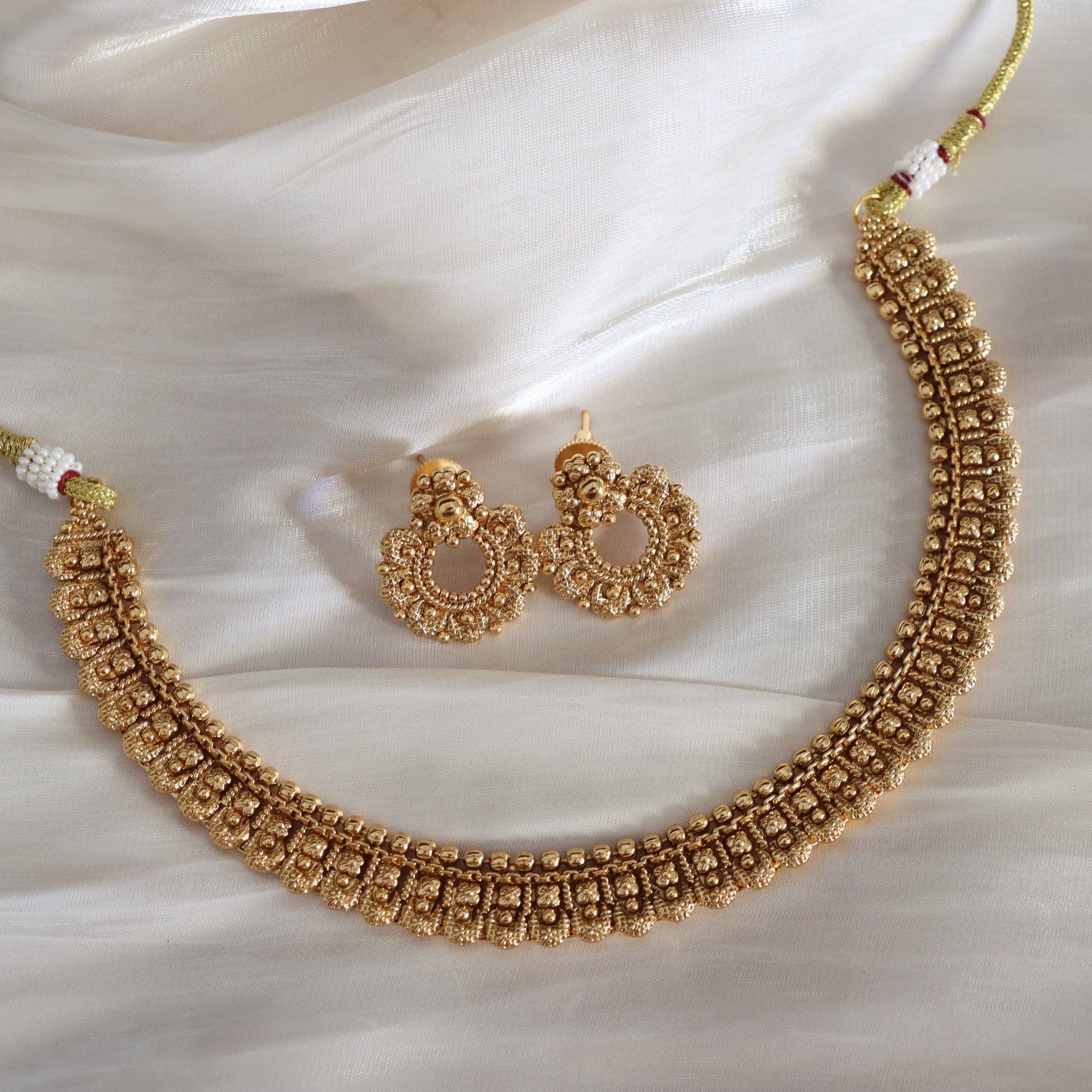 Jasmeer Necklace Set
