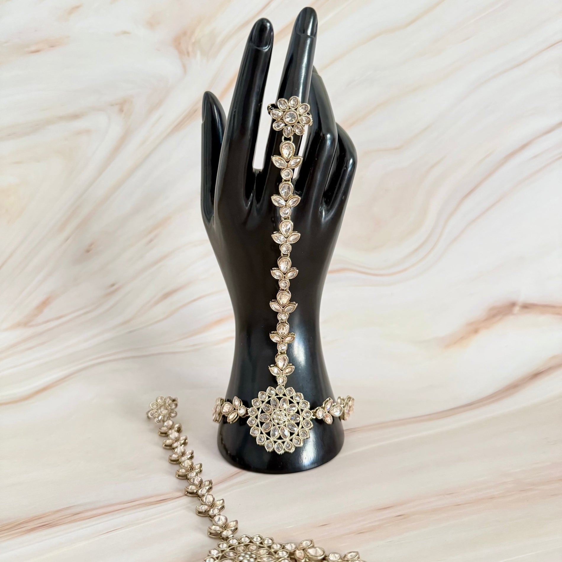 Luckya Hand Accessory