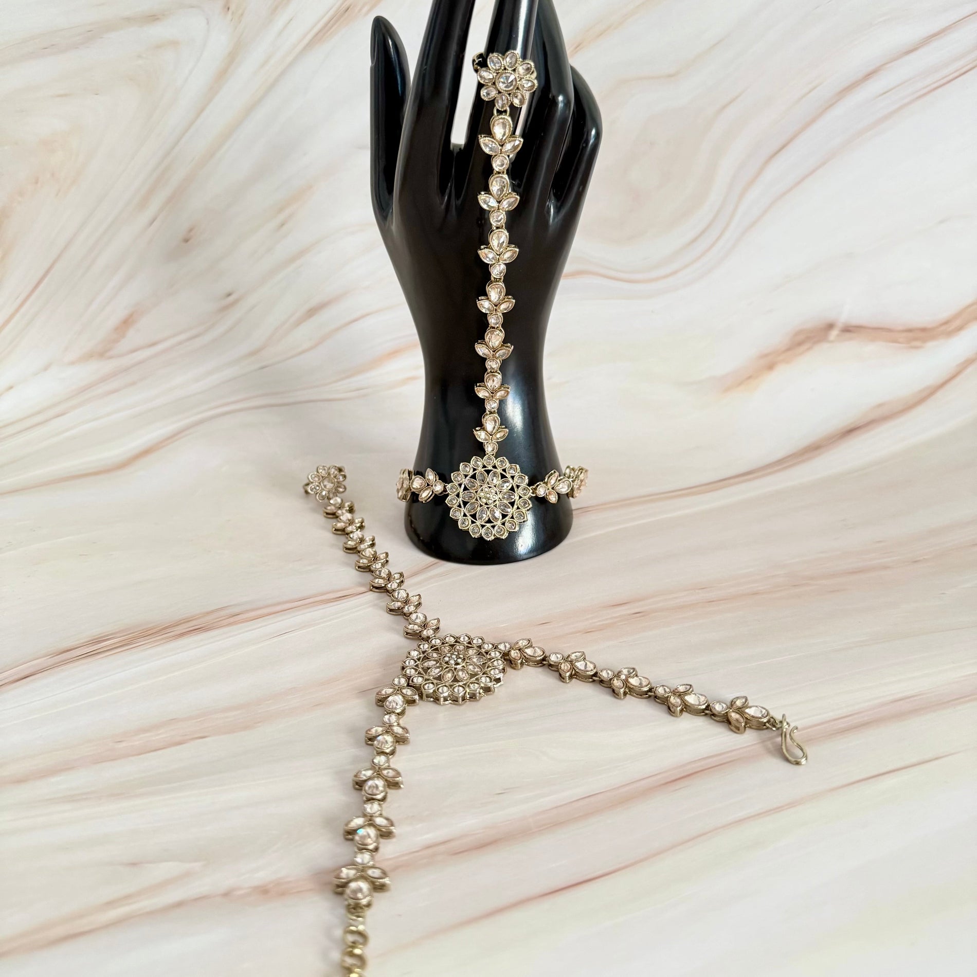 Luckya Hand Accessory