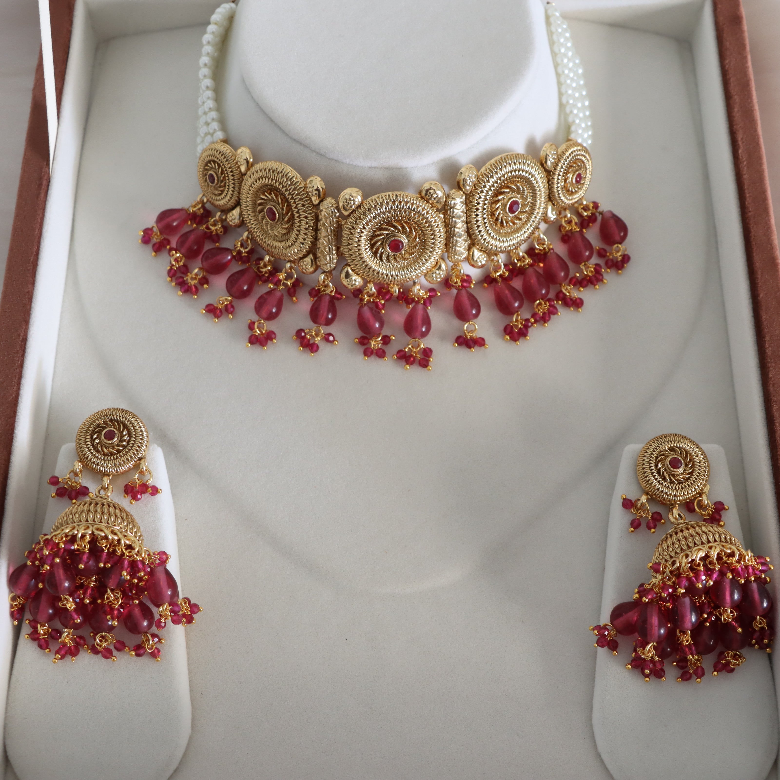 Mena Necklace Set