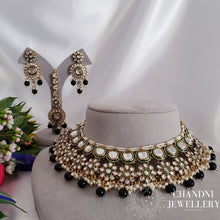 Load image into Gallery viewer, Roopali Necklace Set
