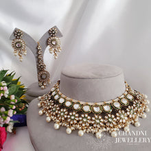Load image into Gallery viewer, Roopali Necklace Set
