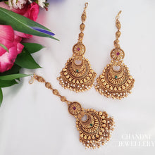 Load image into Gallery viewer, Rushda Earring and Tikka Set
