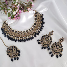 Load image into Gallery viewer, Nalini Necklace Set
